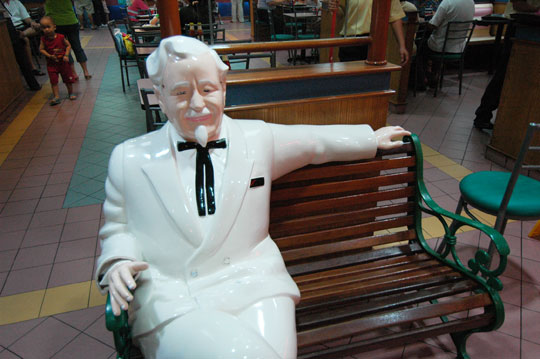 メガネを取られたカーネルサンダース