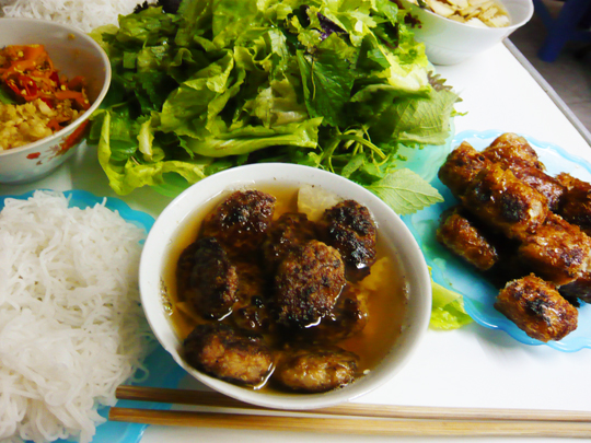 ハノイ名物、ブンチャー